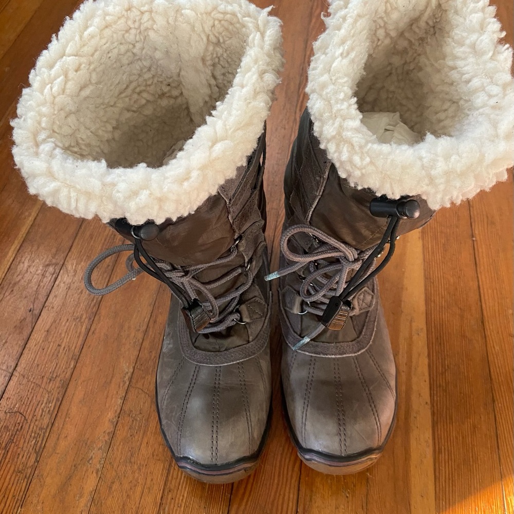 Pajar snow boots in size 8.5